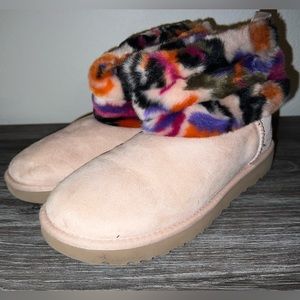 AUTHENTIC Women’s UGG Fluff Mini Quilted Motlee Boots. Size 8. Pink.